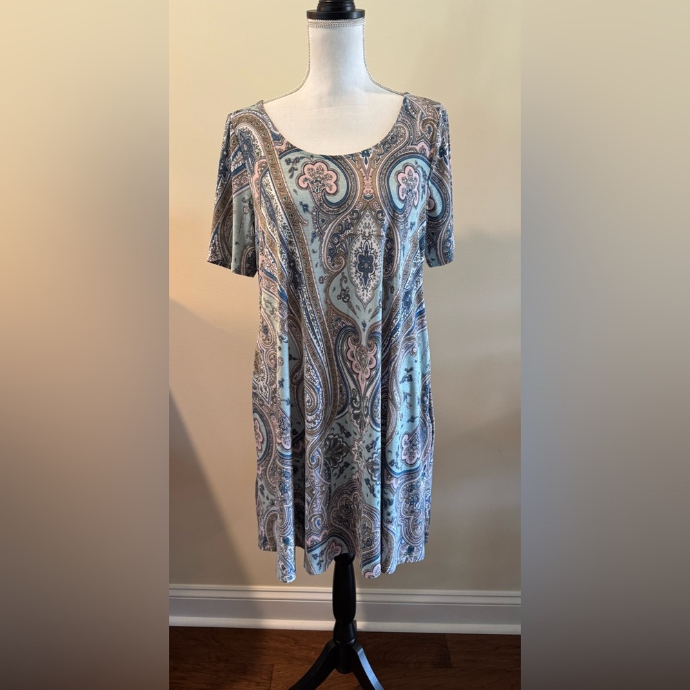 Honeyme Elegant Paisley Dress in Gray and Cream